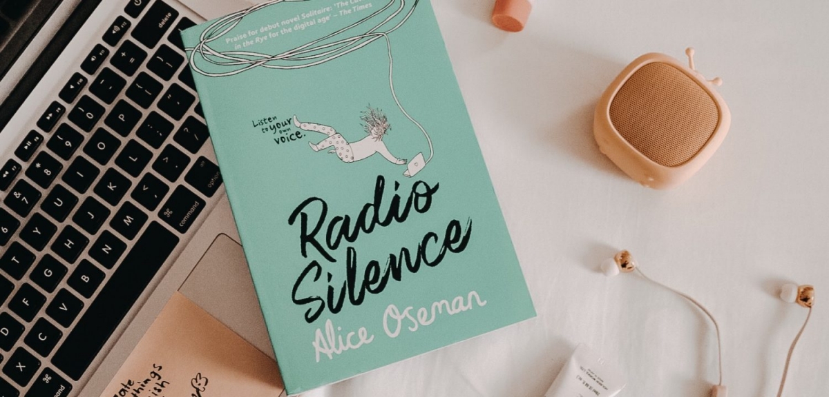  کتاب Radio Silence by Alice Oseman