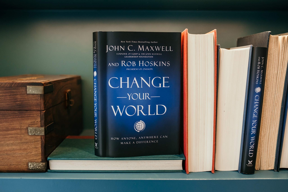  کتاب Change Your World by John C. Maxwell