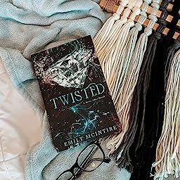  کتاب Twisted by Emily McIntire