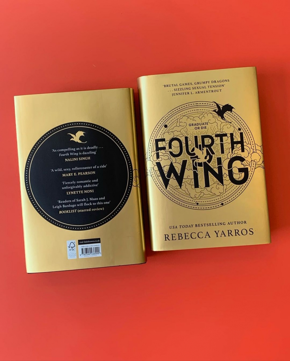 کتاب Fourth Wing by Rebecca Yarros جلد سخت