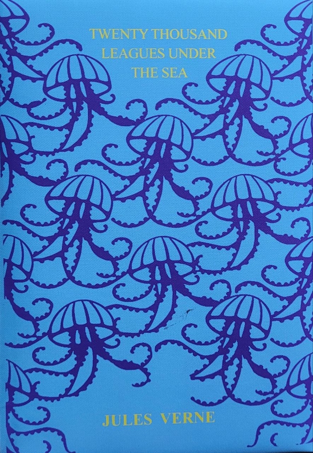  کتاب Twenty Thousand Leagues Under the Sea by Jules Verne پارچه ای 